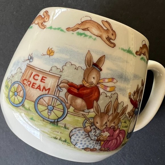 ROYAL DOULTON "Bunnykins Selling Ice Cream" Vintage Child's Cup EUC - Picture 1 of 6